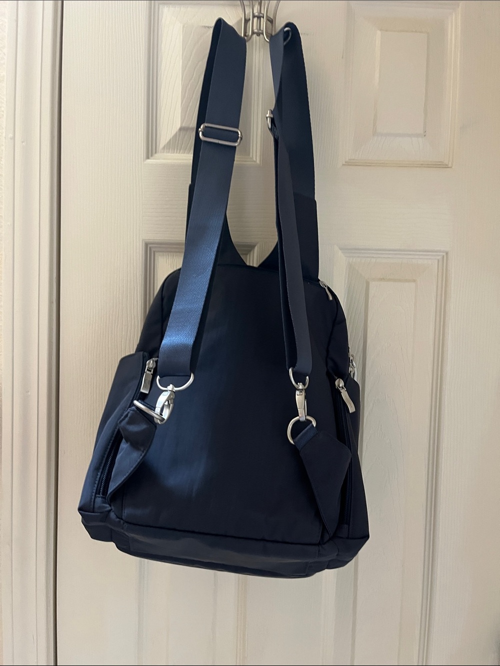 Baggallini Navy Compact Sling Backpack Women or Men. Very clean. - Picture 3 of 10